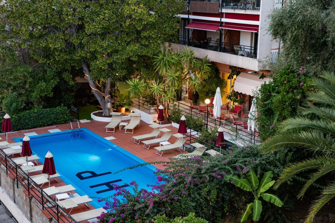 Chambre Double ou Lits Jumeaux - Vue sur Piscine